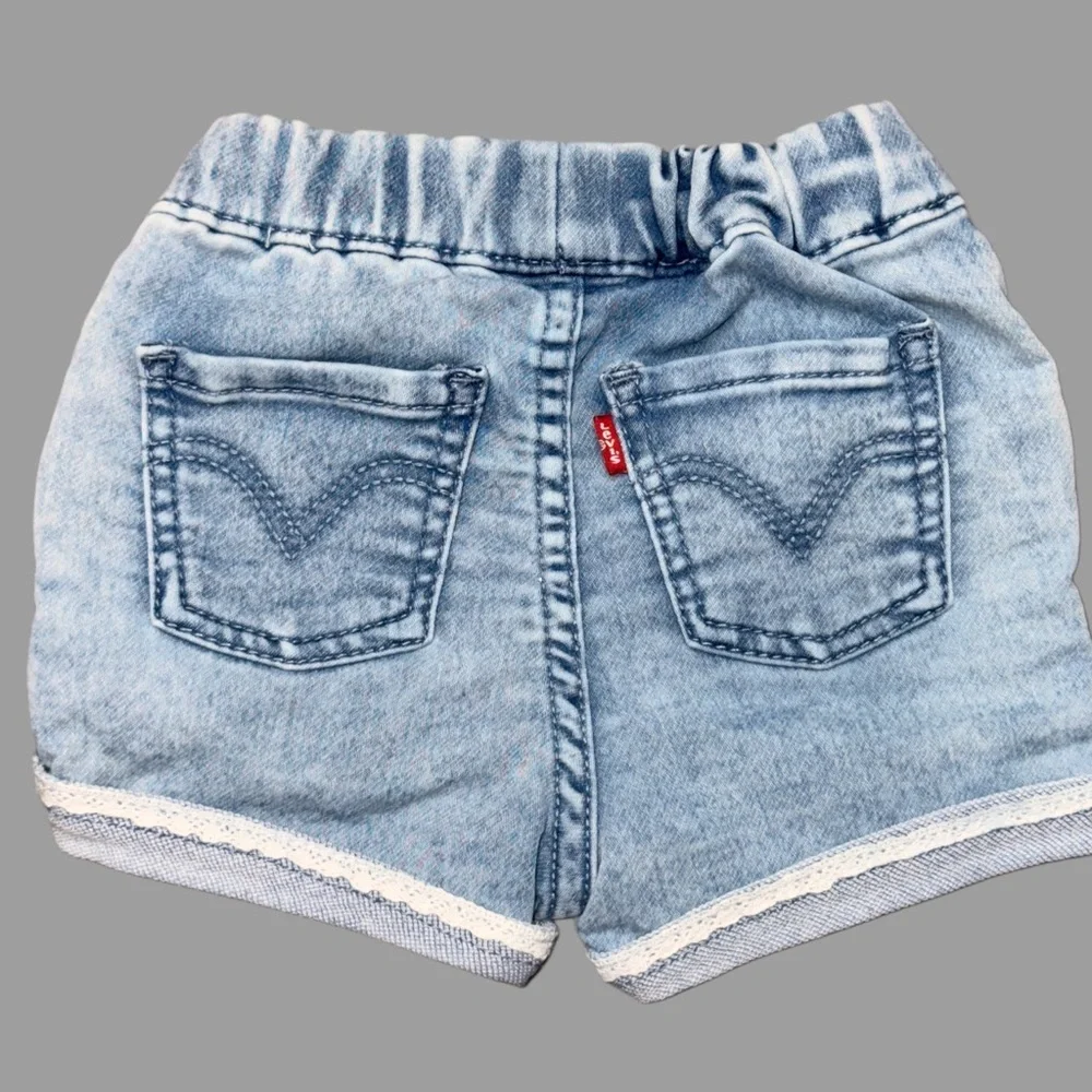 Levis charming levi